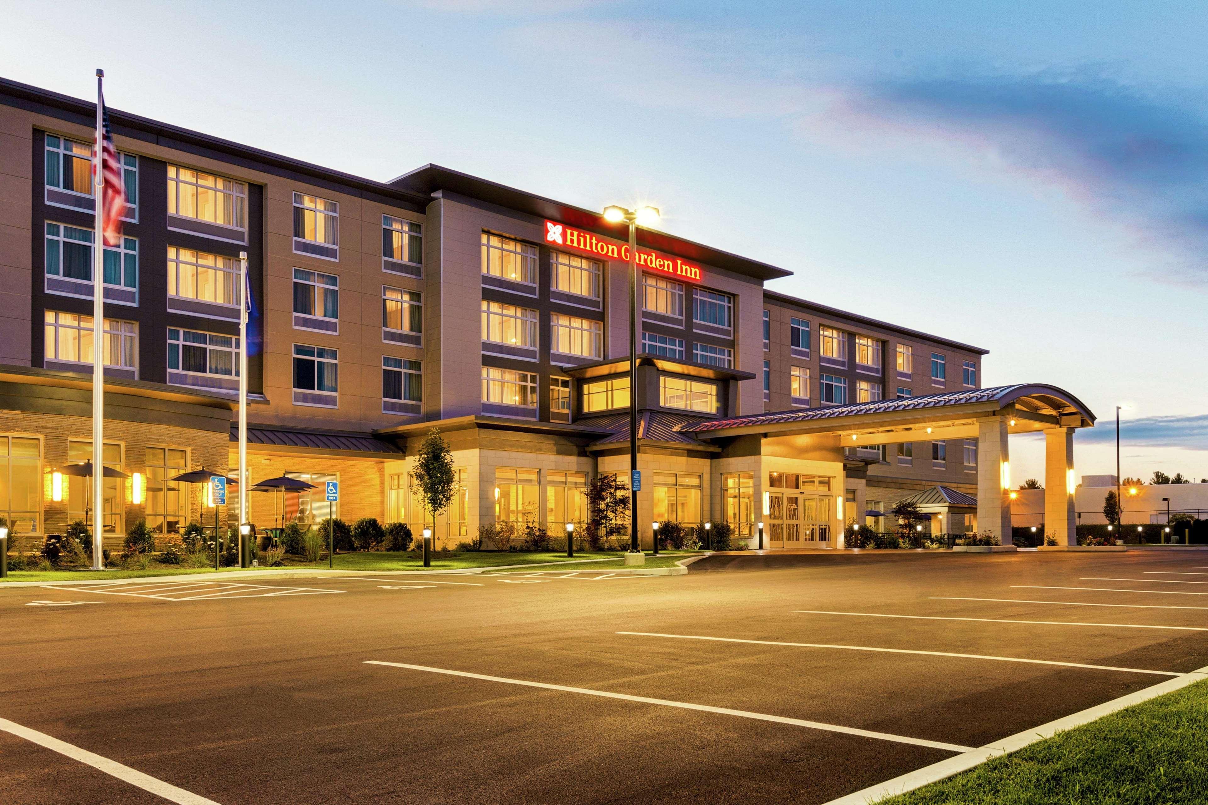 Hilton Garden Inn Lenox Питсфилд Экстерьер фото