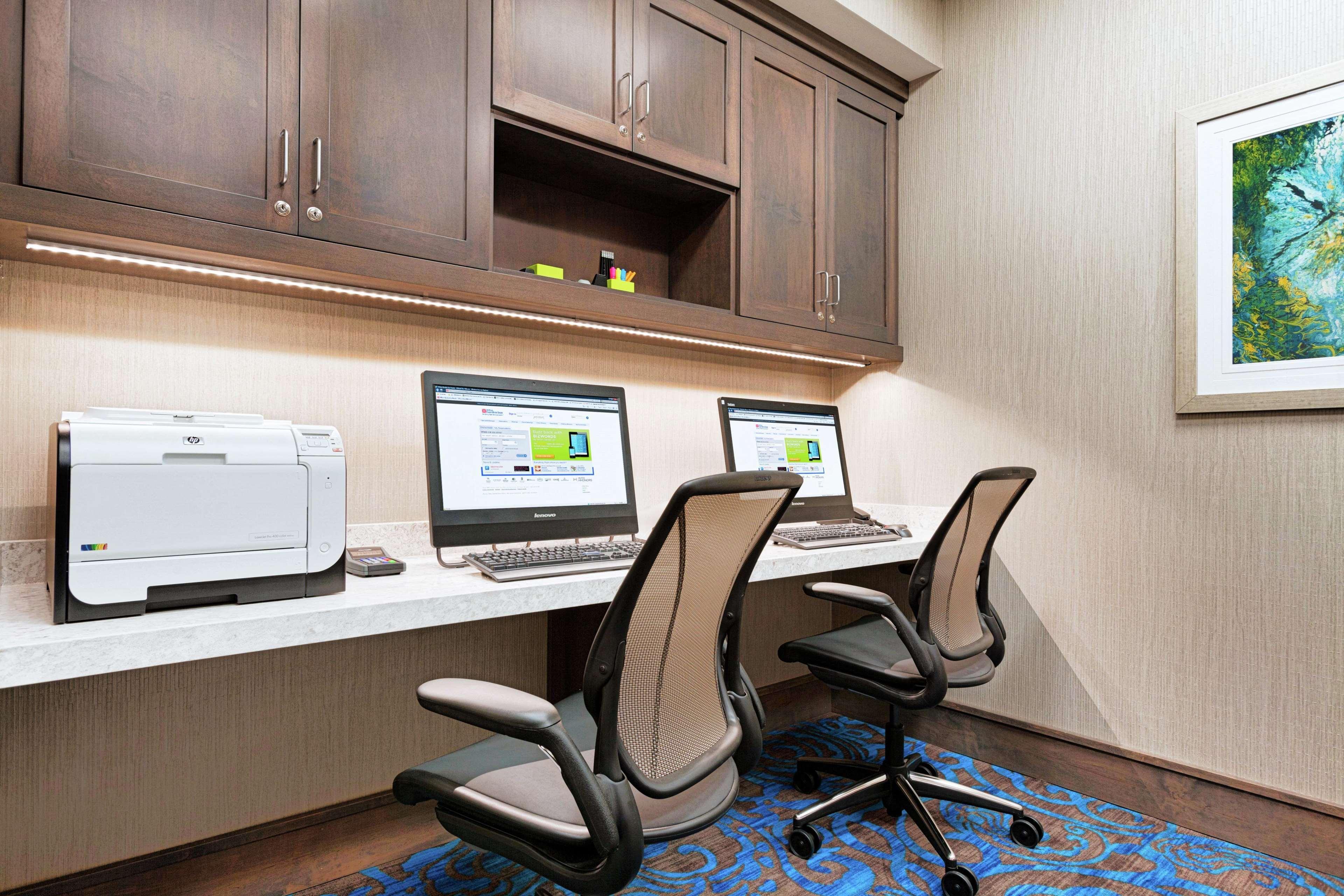 Hilton Garden Inn Lenox Питсфилд Экстерьер фото