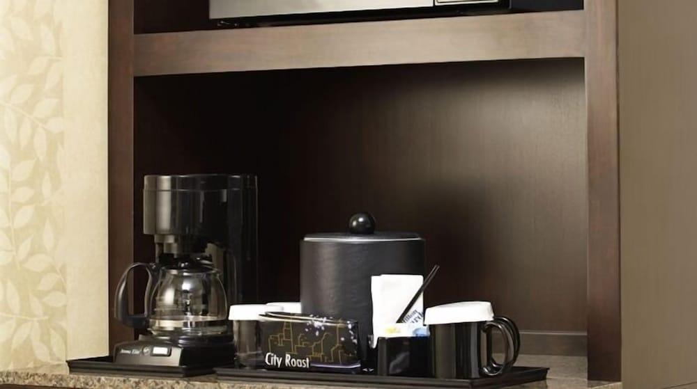 Hilton Garden Inn Lenox Питсфилд Экстерьер фото