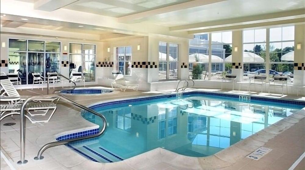 Hilton Garden Inn Lenox Питсфилд Экстерьер фото