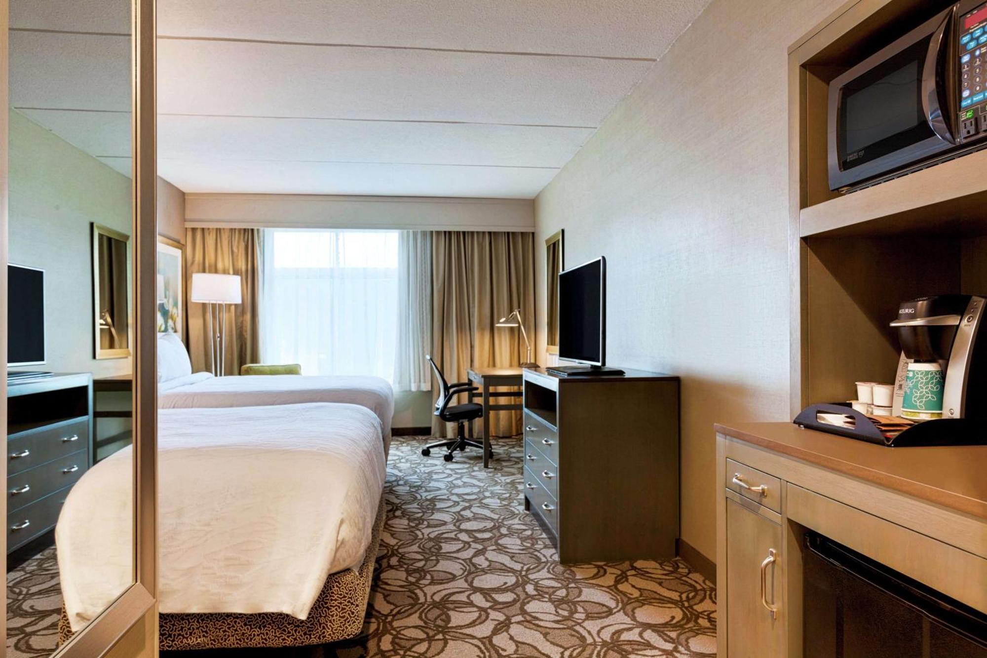 Hilton Garden Inn Lenox Питсфилд Экстерьер фото