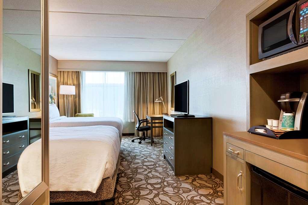 Hilton Garden Inn Lenox Питсфилд Номер фото